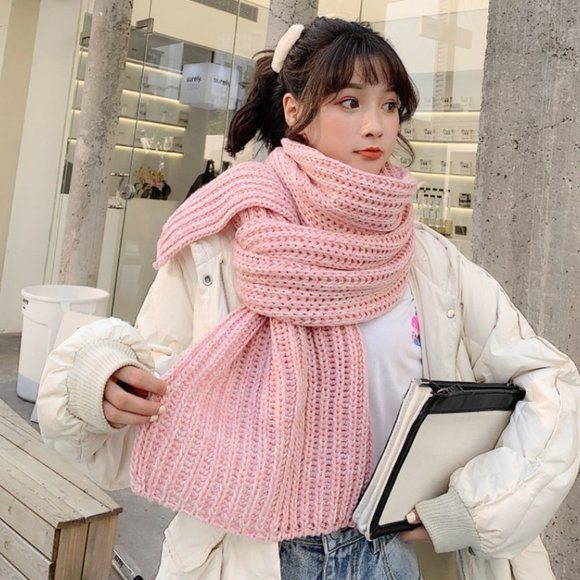 Cozy Chunky Knit Soft Pink Wool Knit Scarf - Picture 3 of 7